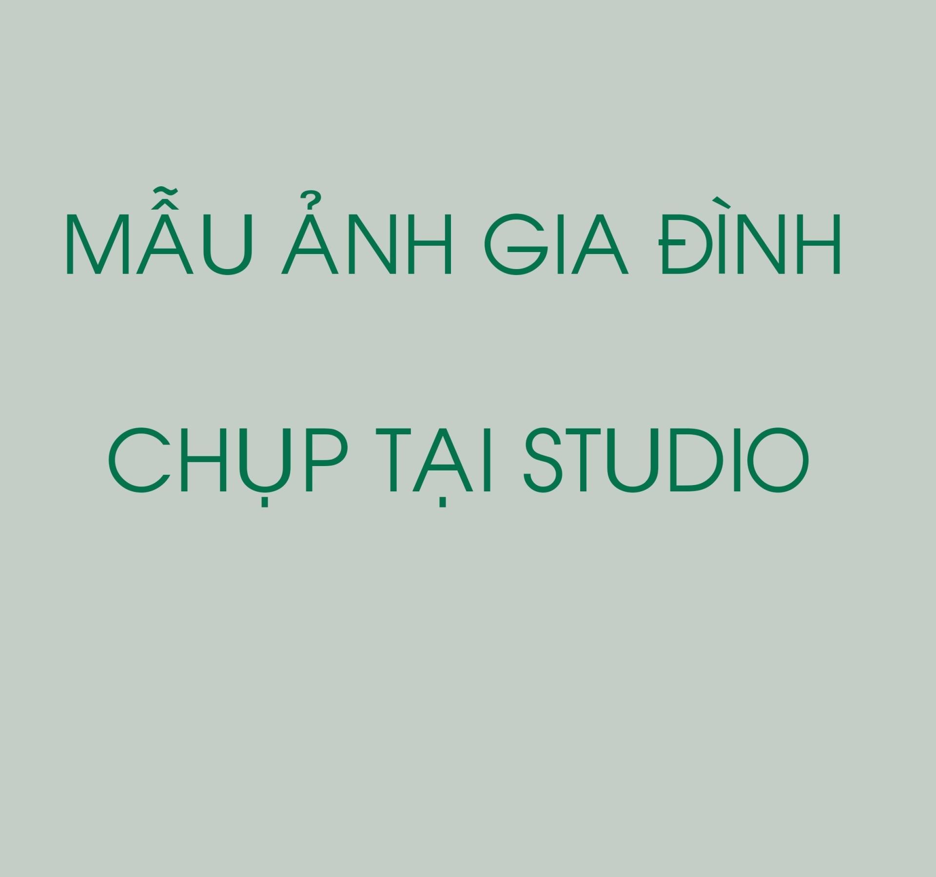 MAU ANH GIA DINH ( STUDIO)