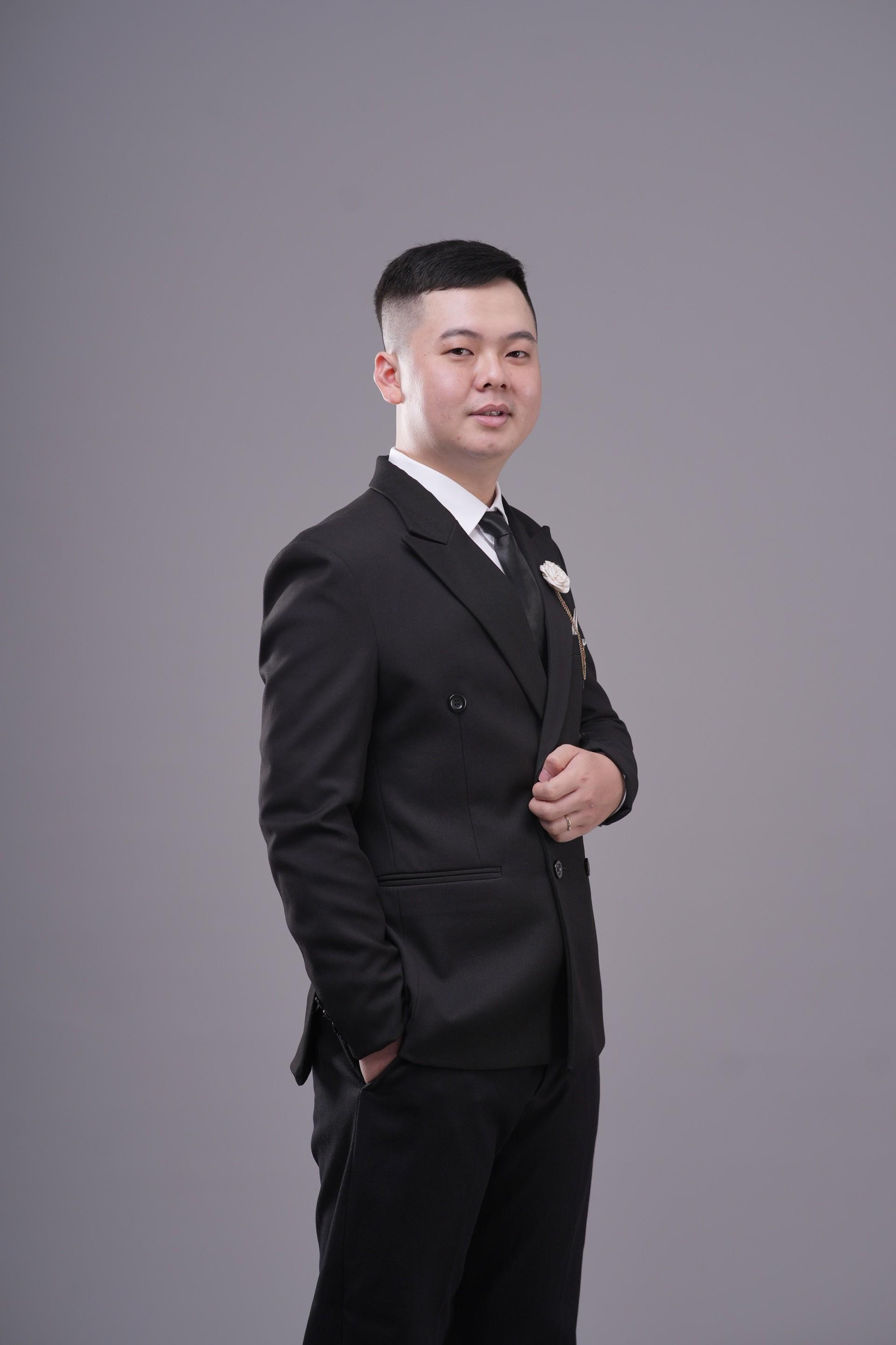 HUN08553