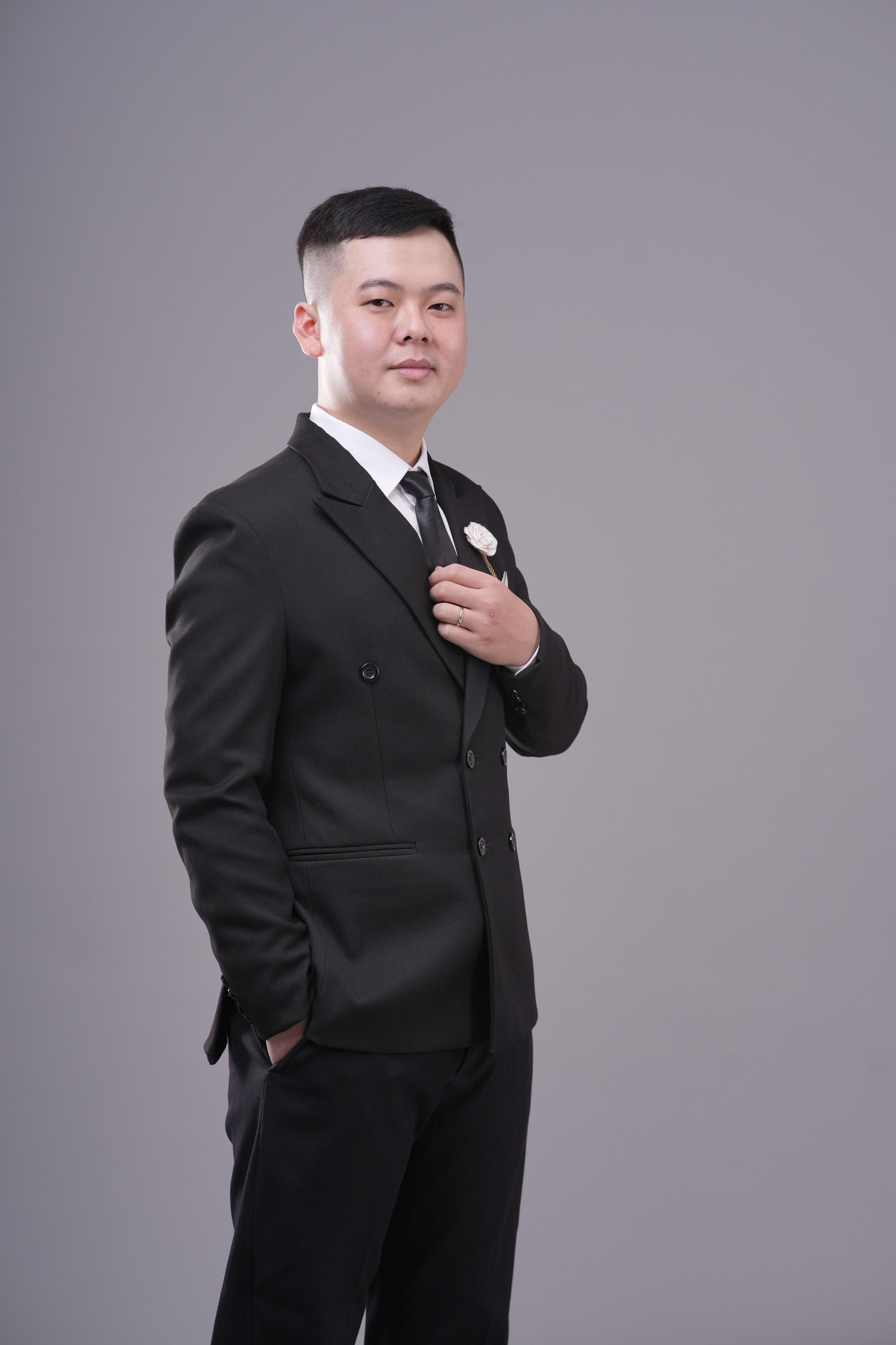 HUN08557